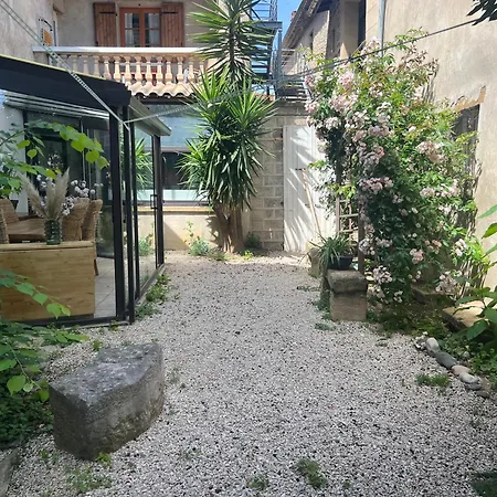 La Lone 1870 Holiday home La Roche-de-Glun